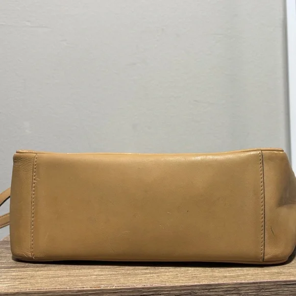 Coach Signature Gallery Tote F11526 - Picture 4 of 13